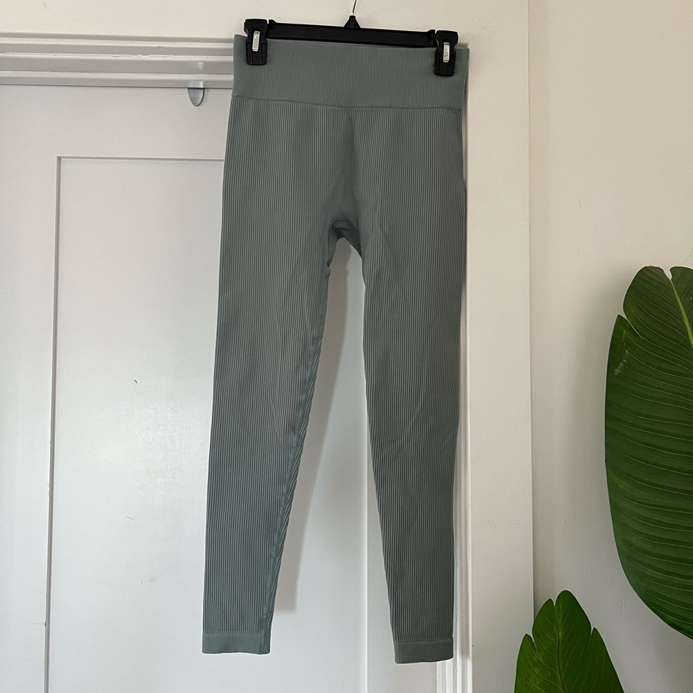 Legging Bundle 2-for-1
Size: M